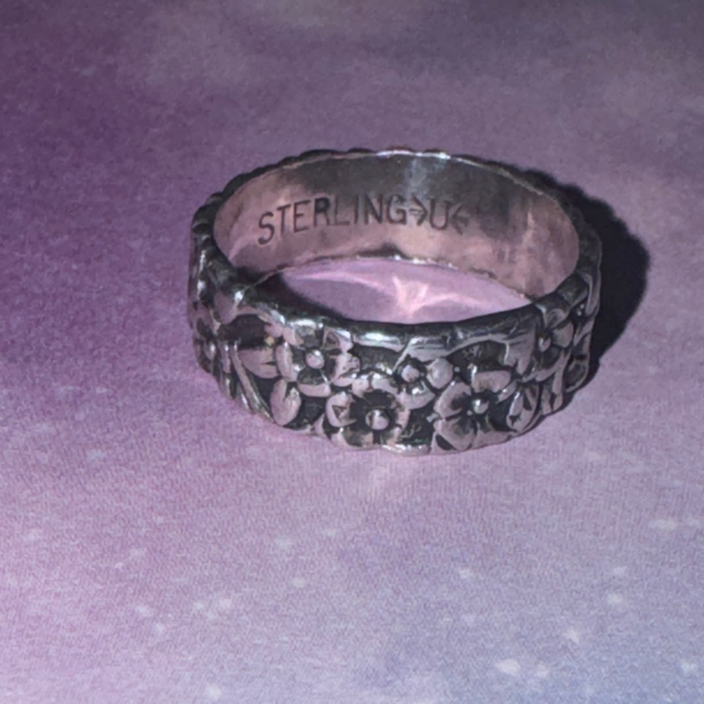 Vintage Floral Silver Ring - Picture 4 of 11